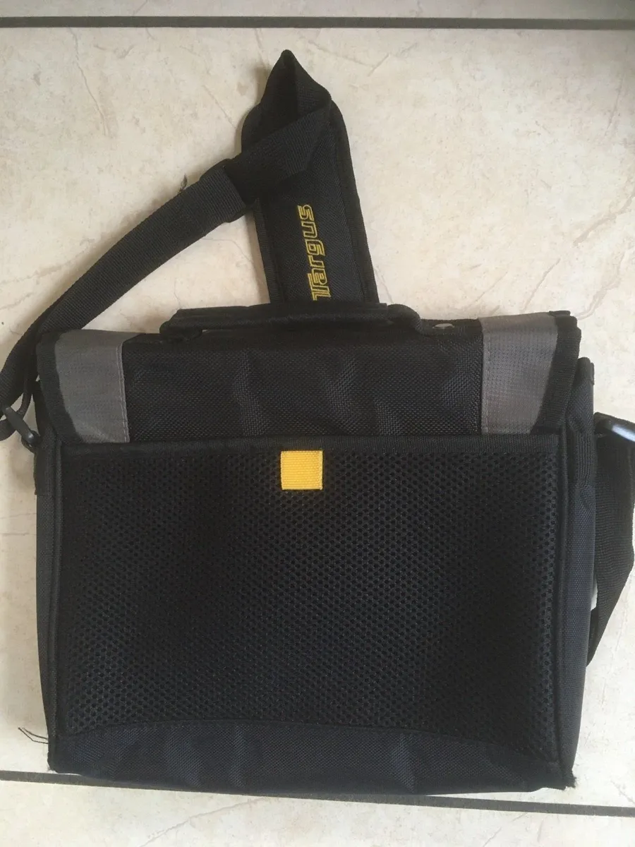Targus Carry Bag for iPad, Tablet or Small Laptop - Image 4
