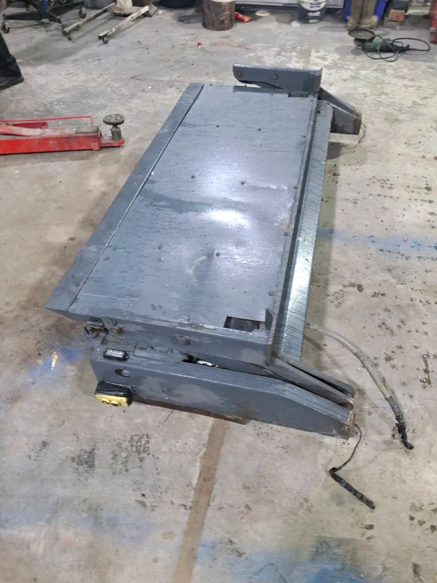 Tail lift for truck - Image 1