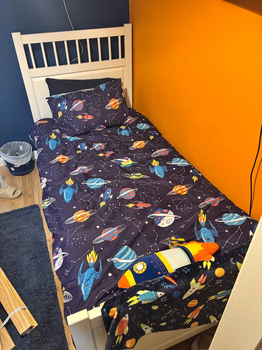 Bed - Image 2