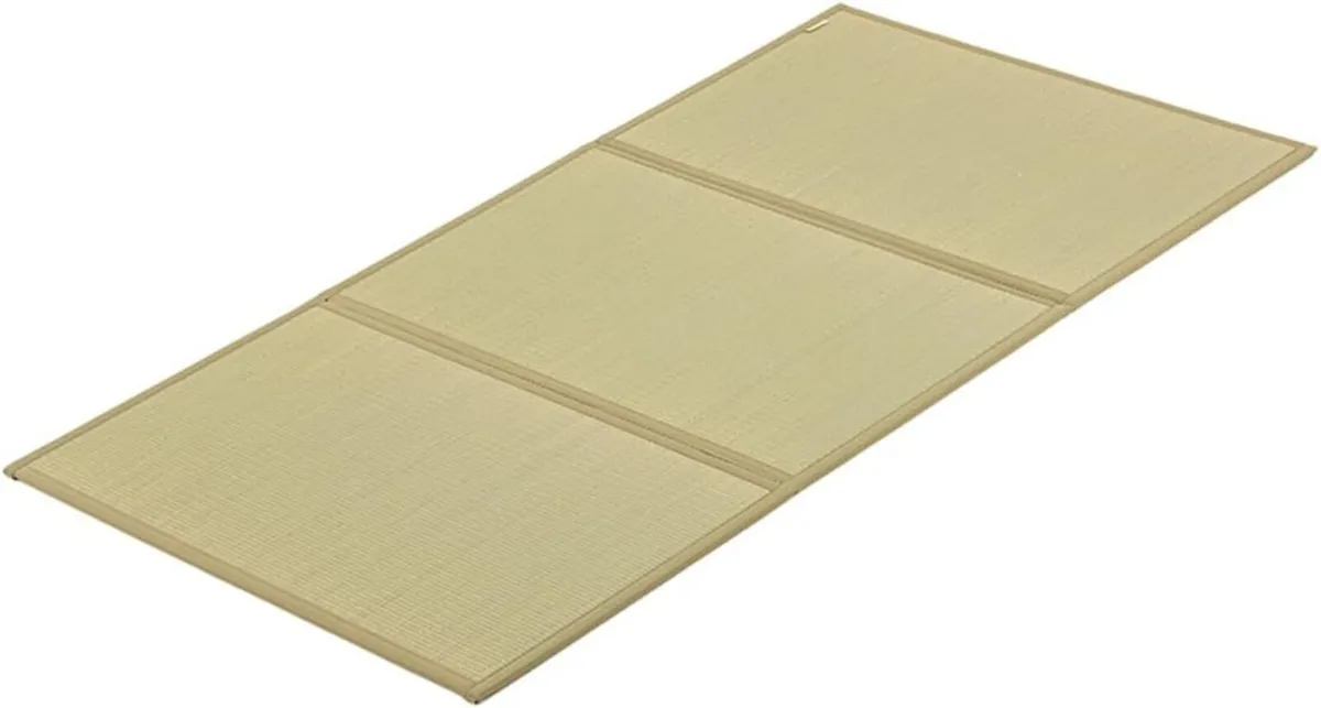 Japanese Tatami Mattress Igusa Mat Folds in Three - Image 1