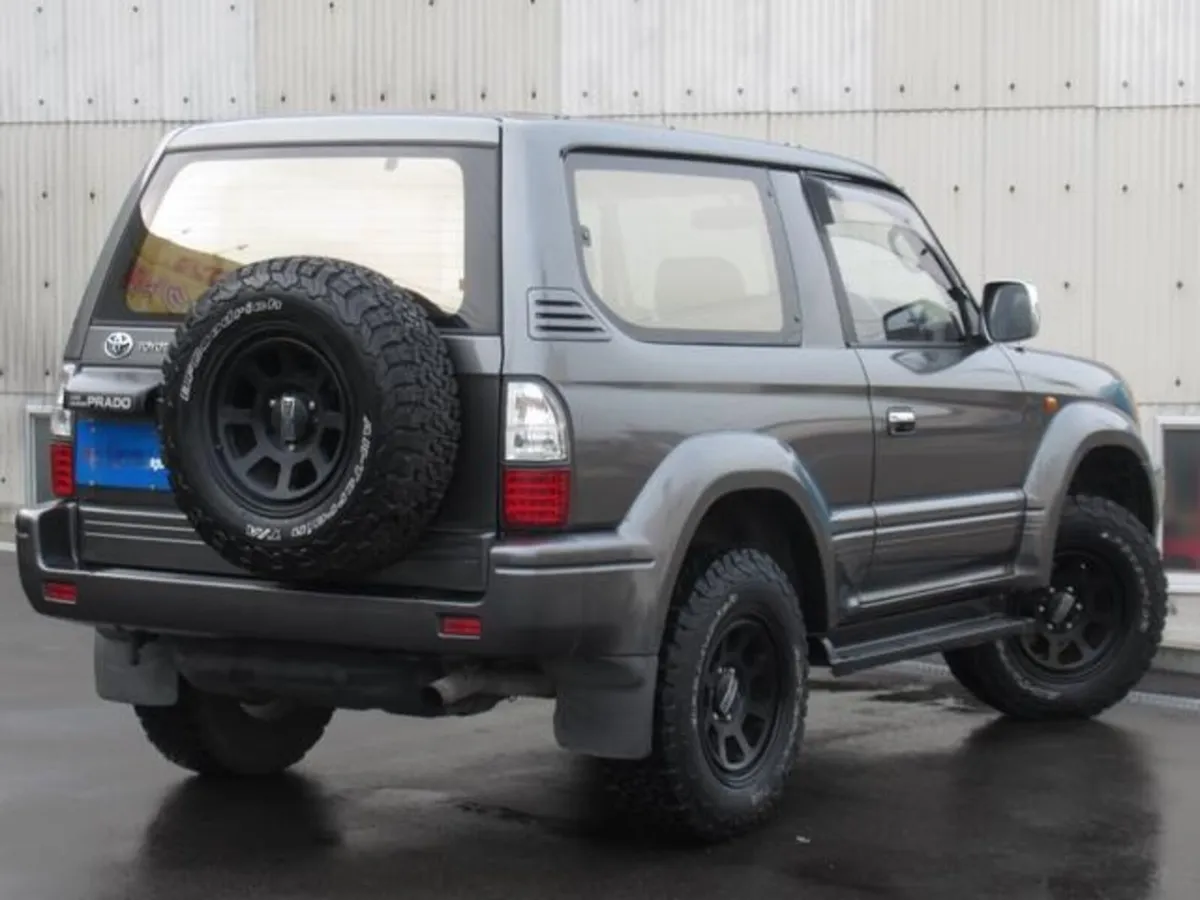 Toyota Landcruiser SWB 3.0 Diesel 2 Seats Auto - Image 4