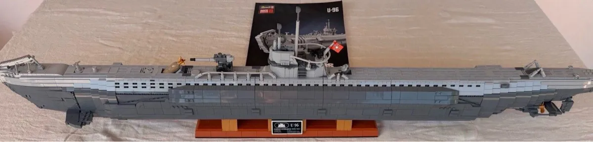 Revell brick system submarine - Image 1