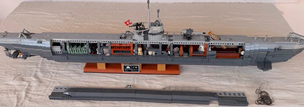 Revell brick system submarine - Image 2
