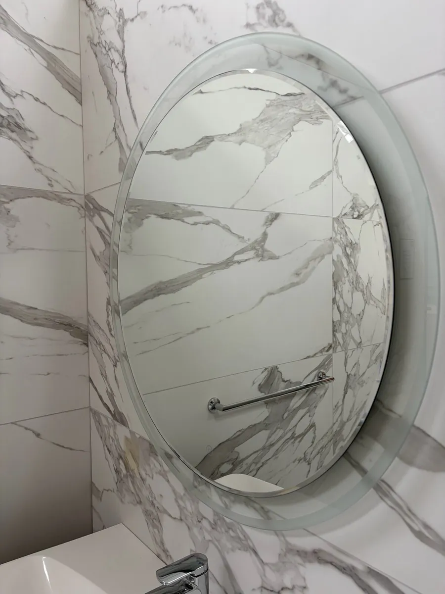 800mm Vanity unit, tap & LED mirror - Image 4