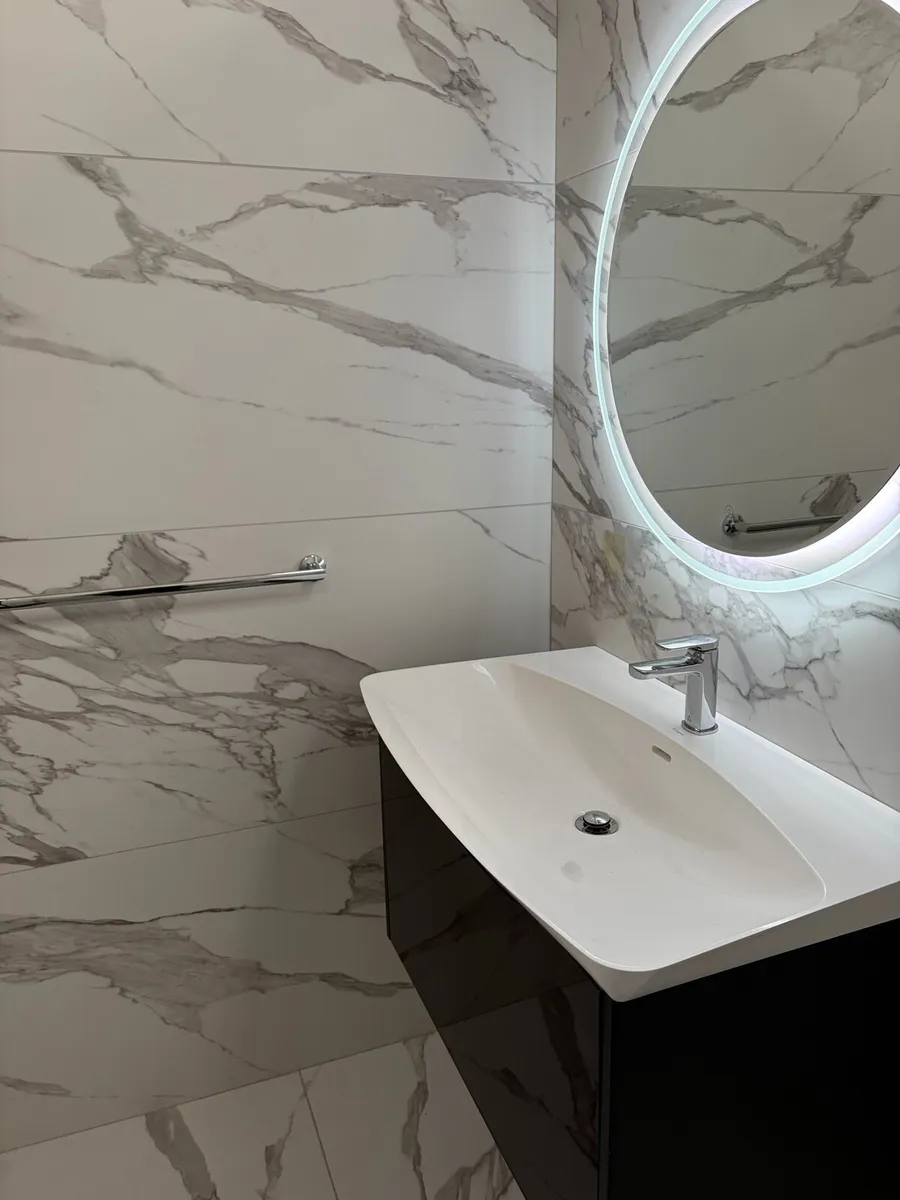 800mm Vanity unit, tap & LED mirror - Image 1