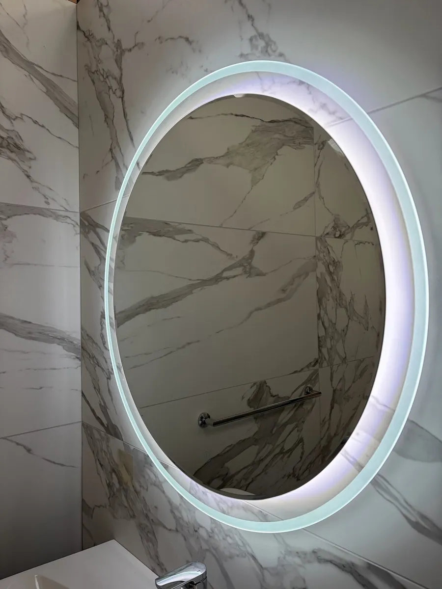 800mm Vanity unit, tap & LED mirror - Image 3