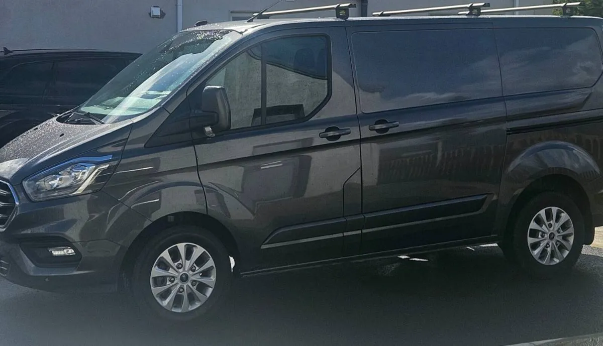 Ford Transit Custom - Image 1