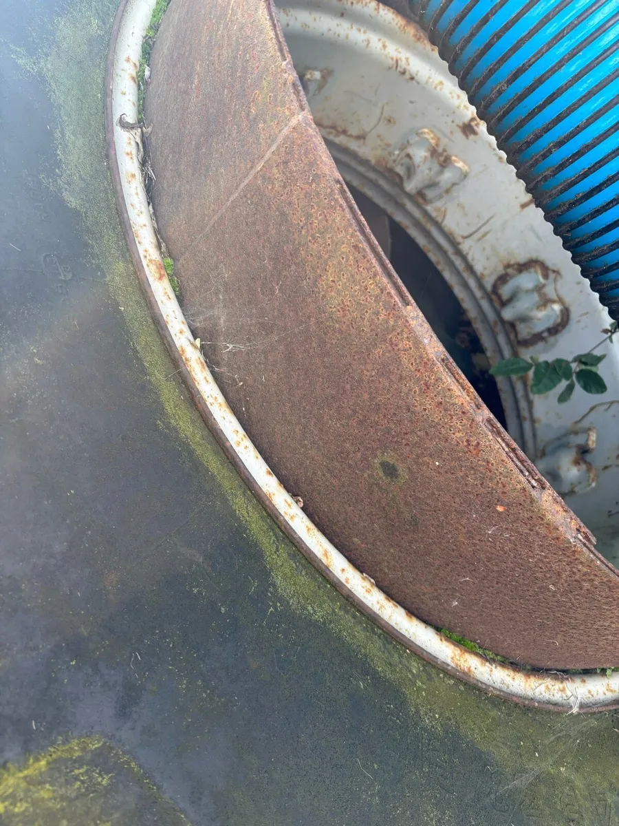 Tractor tyres power washer - Image 2