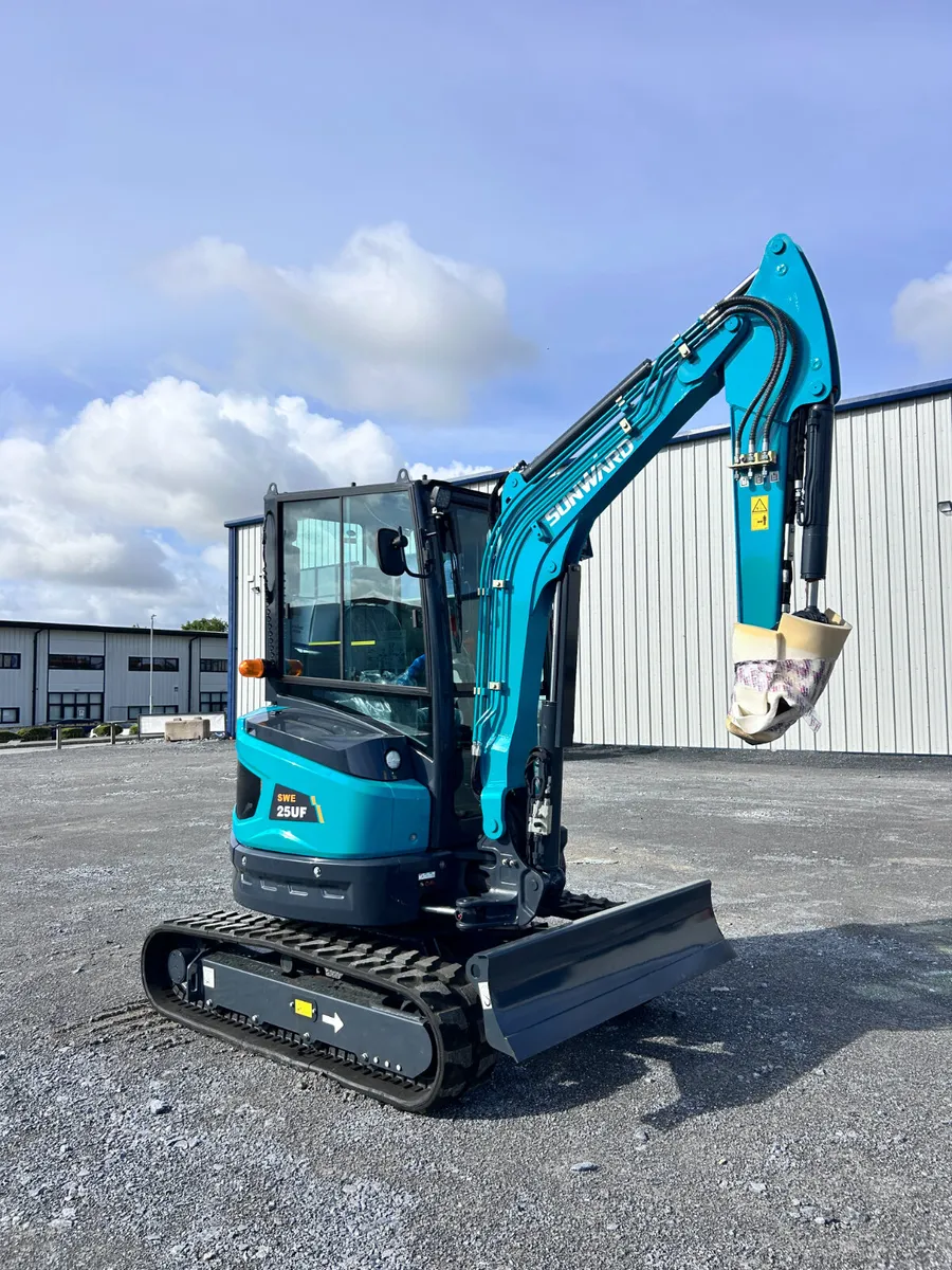 SunwardSWE 25UF Mini Excavator - Image 1