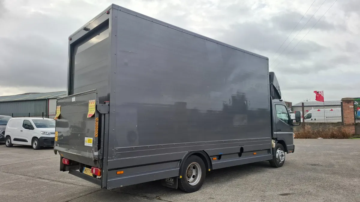 2017 Fuso / Canter 7C15 Box Truck  Auto Gear Box - Image 4