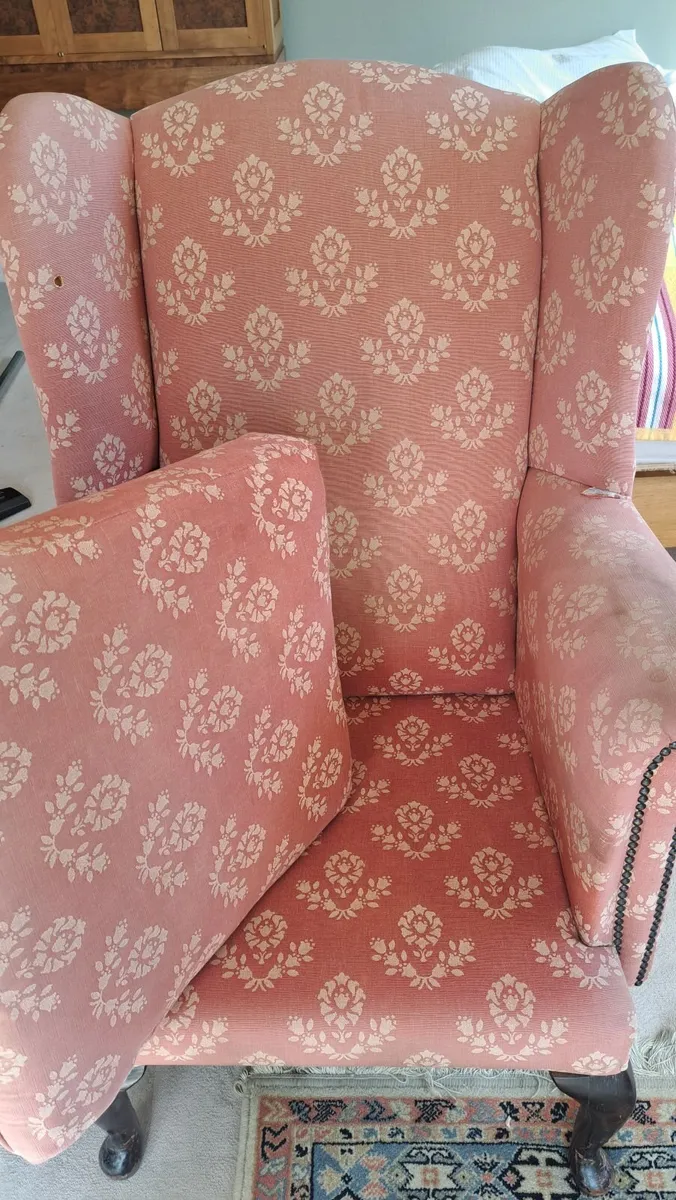 Winged back chair - Image 2