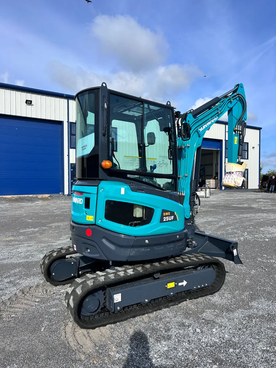 Sunward SWE25UF Mini Digger - Image 3