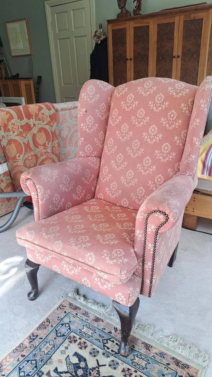 Winged back chair - Image 1