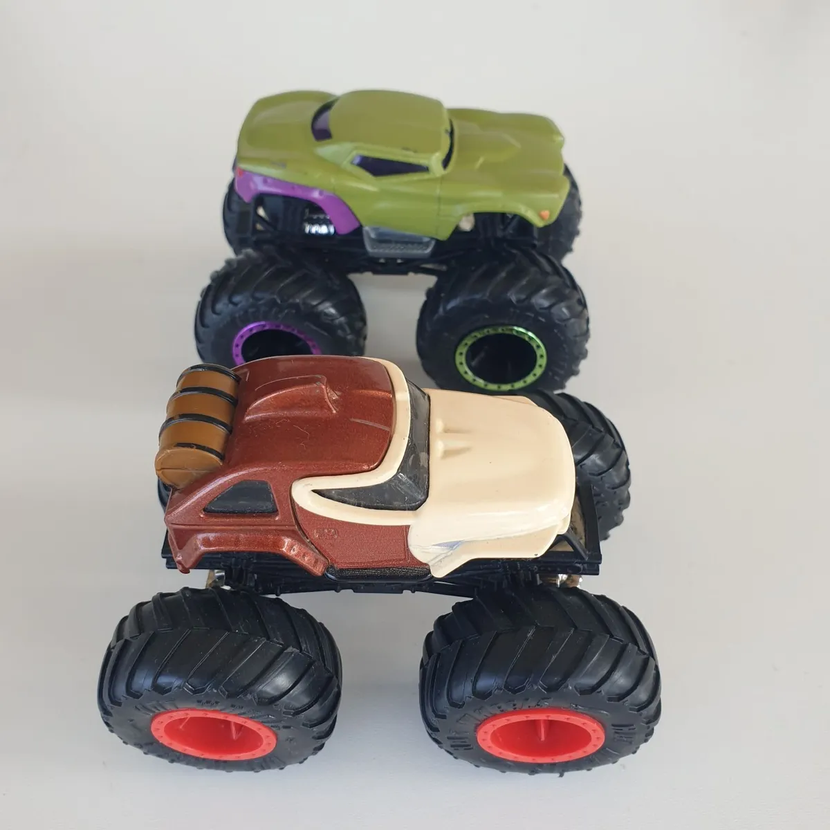 Hot wheels Monster truck bundle - Image 3