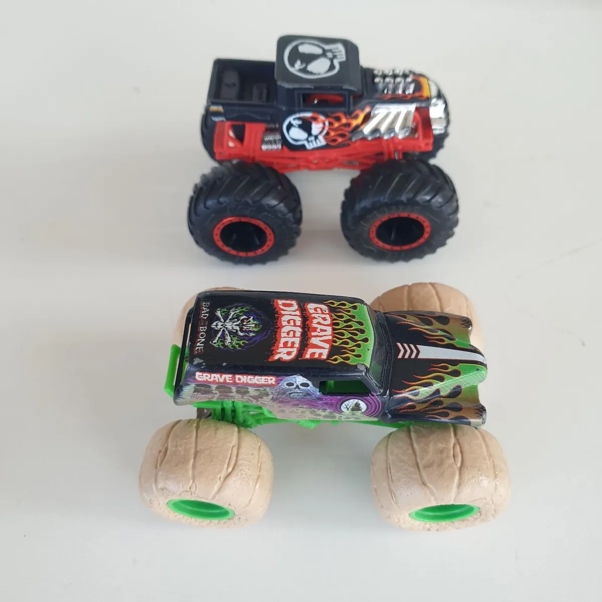 Hot wheels Monster truck bundle - Image 4
