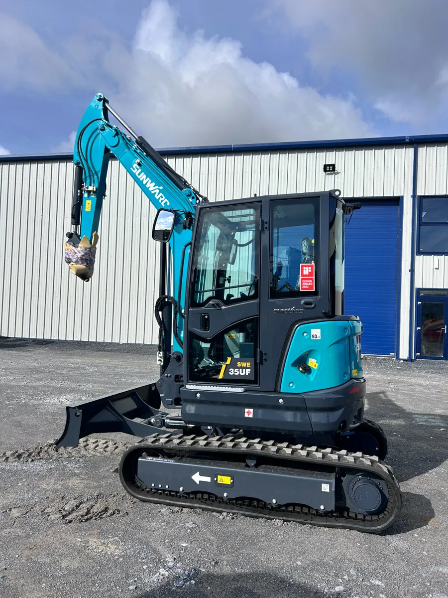Sunward SWE 35UF Mini Excavator - Image 1