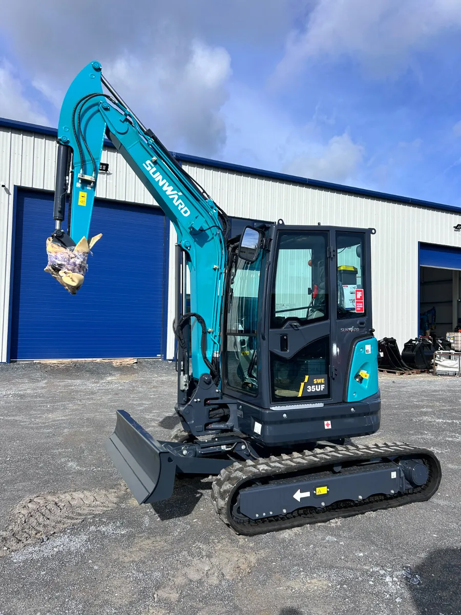 Sunward SWE 35UF Mini Excavator - Image 4