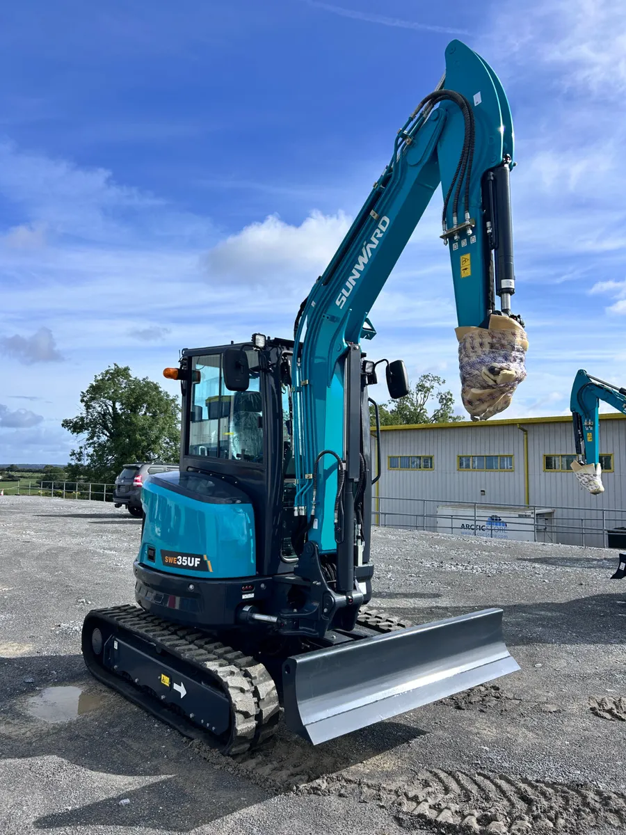 Sunward SWE 35UF Excavator/Mini Digger - Image 4