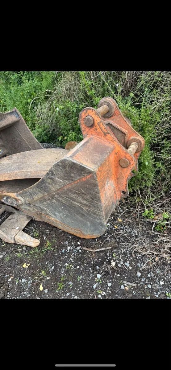 Digging bucket digger - Image 1