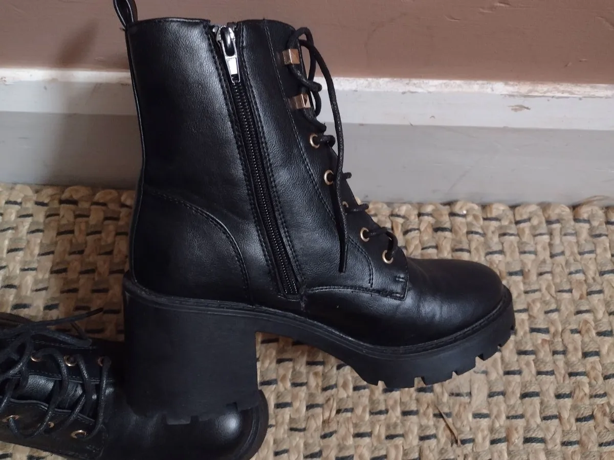New unworn ladies black boots UK 6 - Image 3