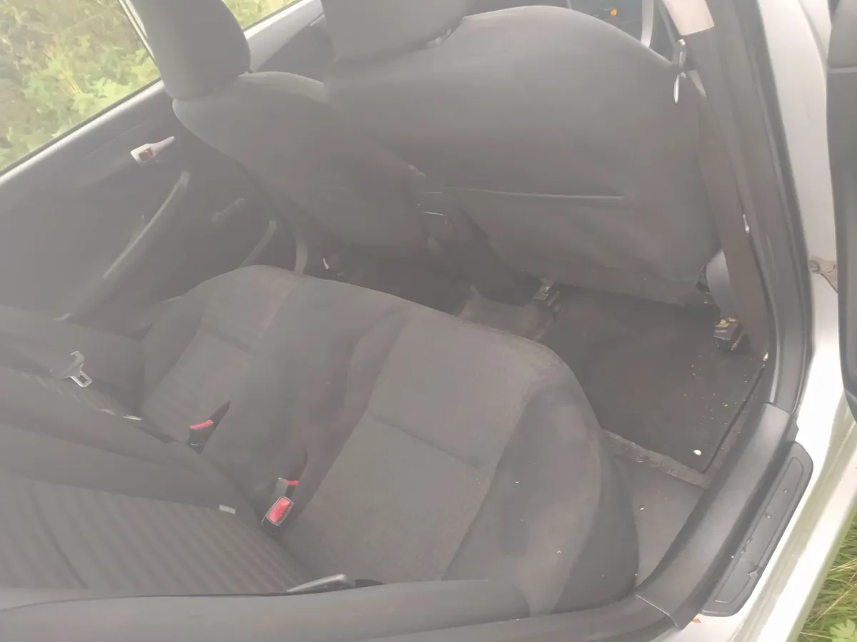 TOYOTA COROLLA 1.4 DIESEL D4D - Image 3