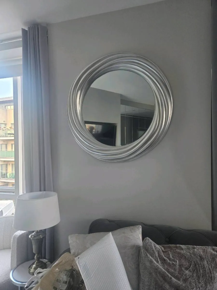 Mirror - Image 1