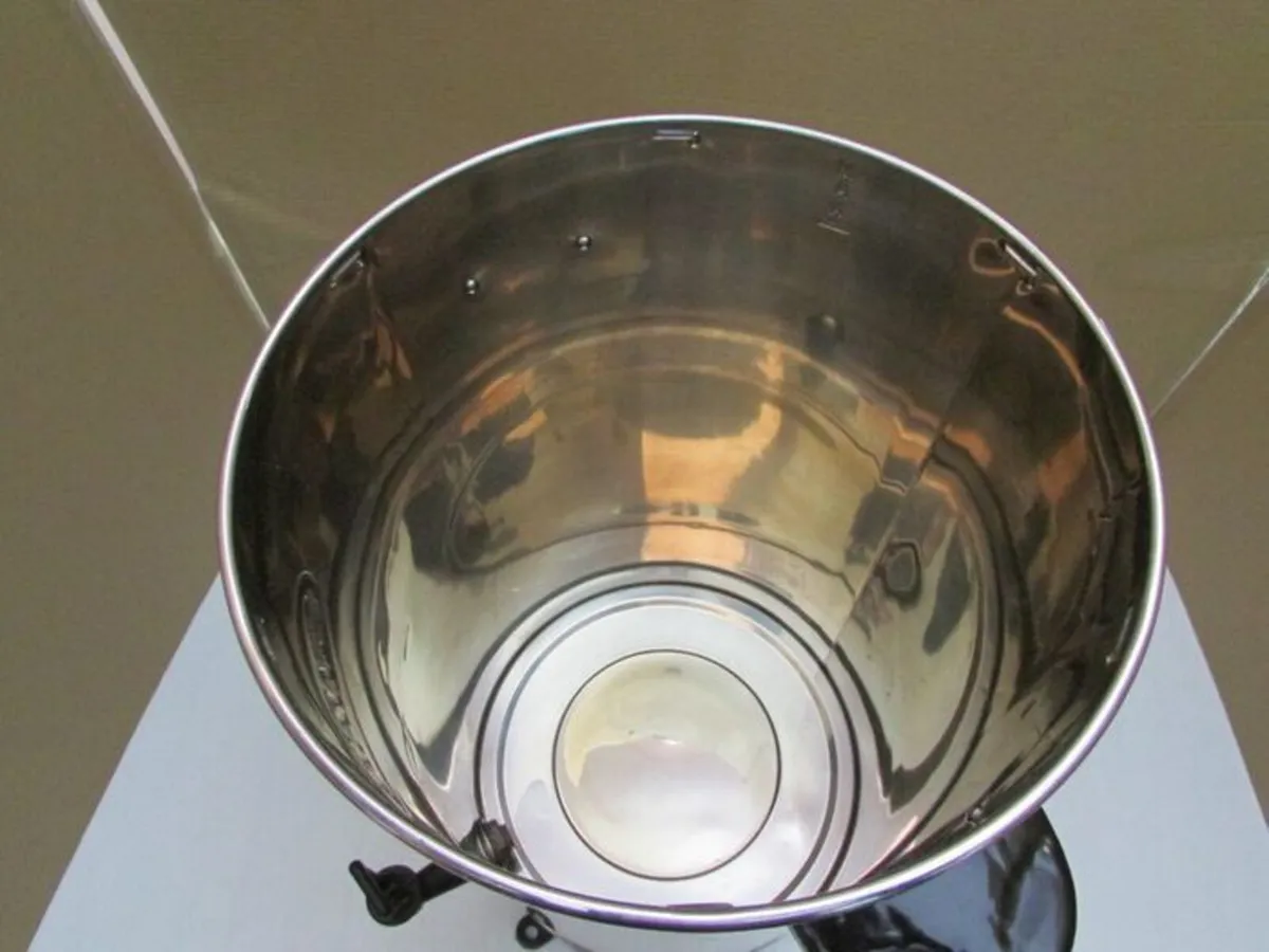 Swan Hot Water boiler 26L - Image 4