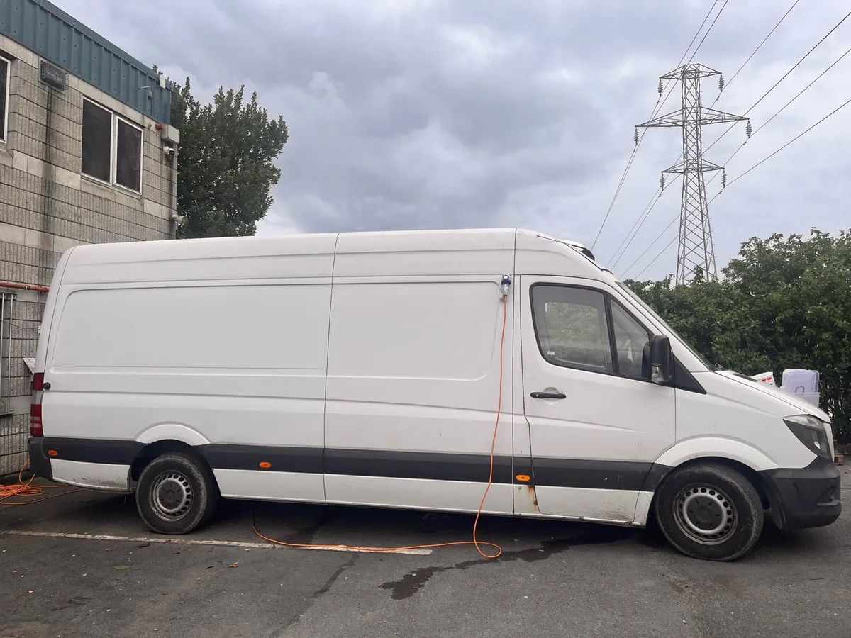 Commercial Fridge Van Mercedes-Benz Sprinter 313 - Image 4
