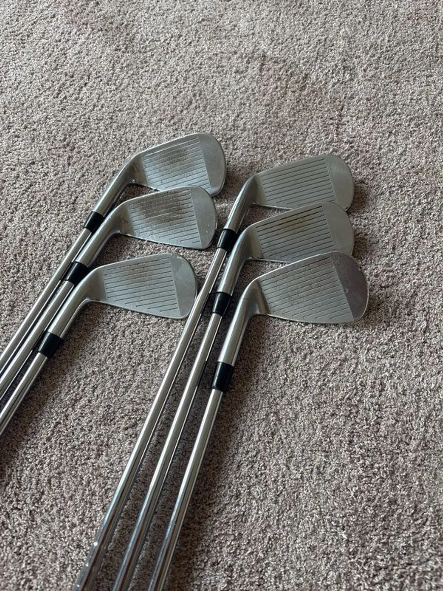 titleist AP2 4-9 irons - Image 1