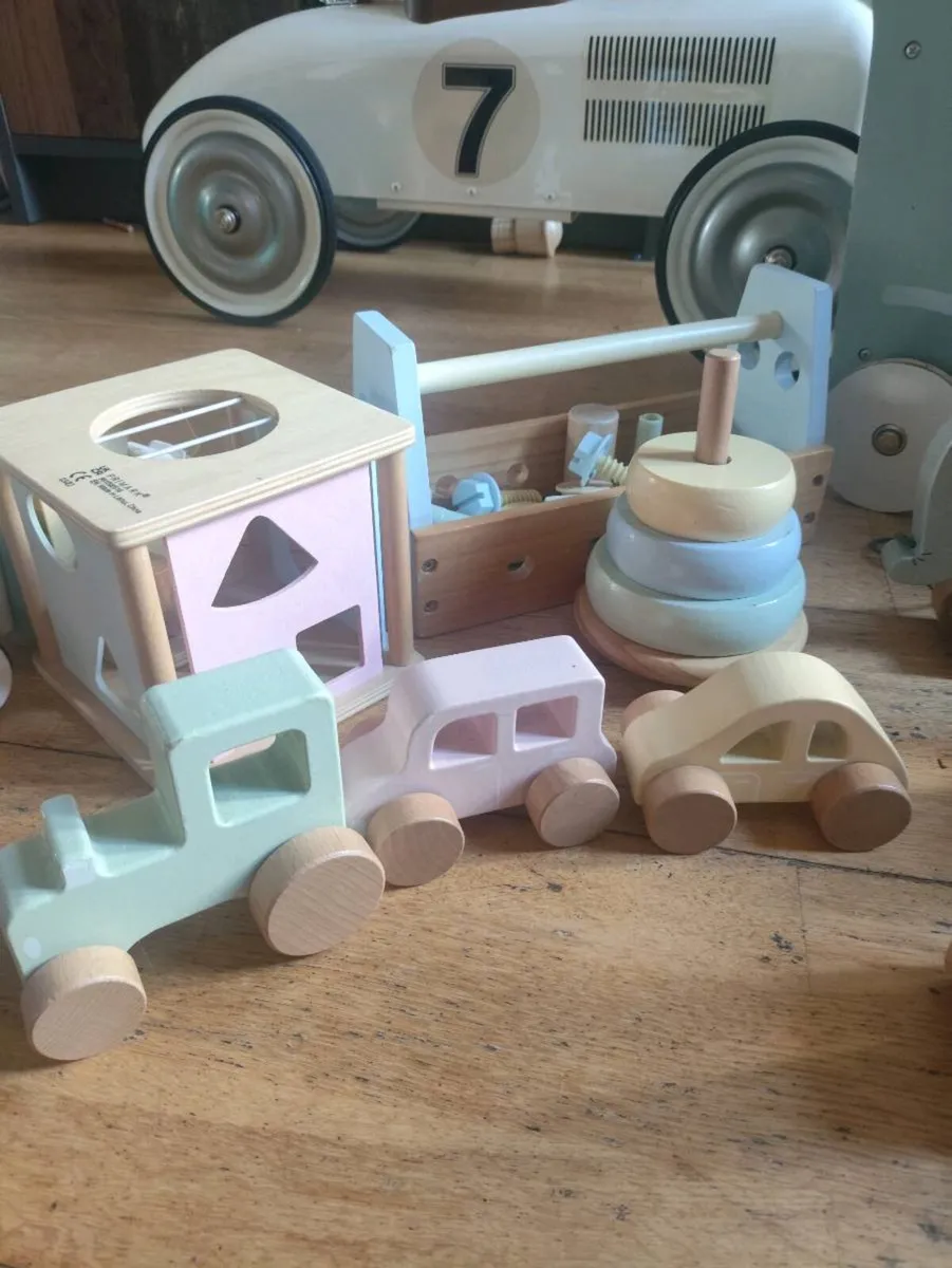 Kids trolly storage - Image 1