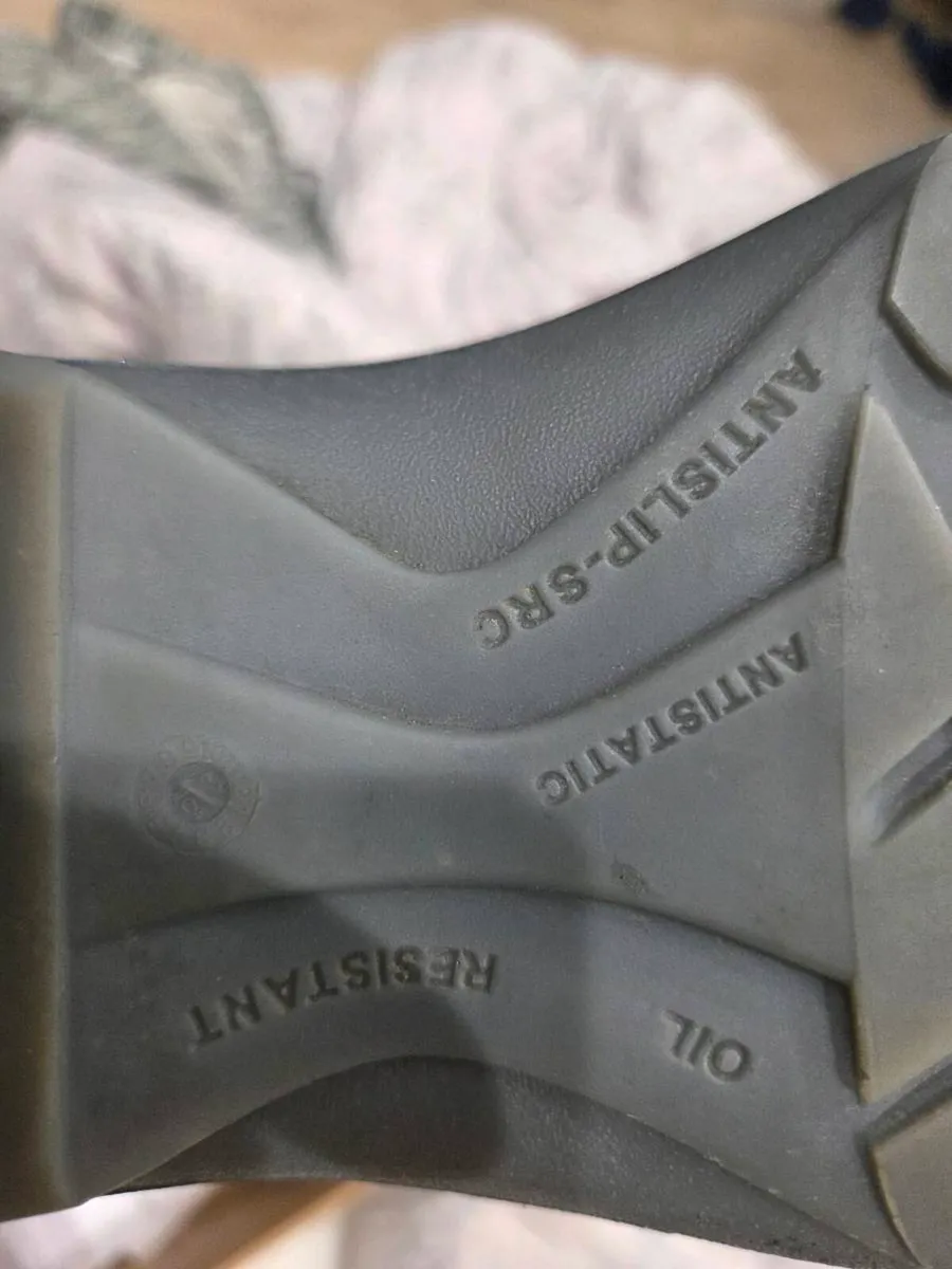 Safety shoes - Image 2