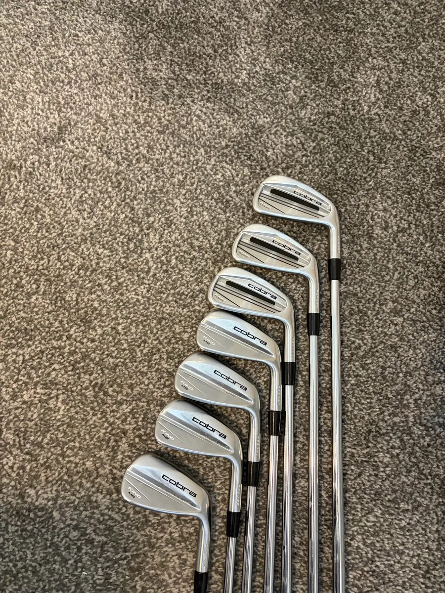 Cobra golf irons / Taylormade golf bag - Image 1