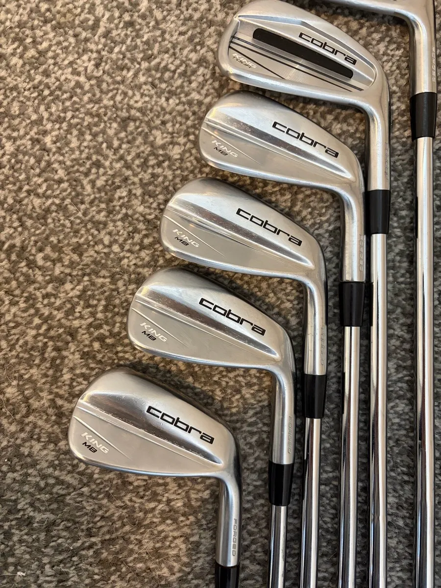 Cobra golf irons / Taylormade golf bag - Image 2