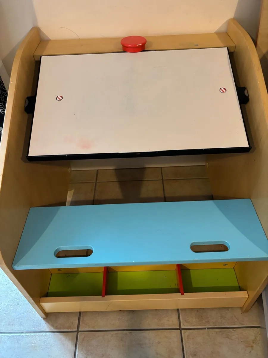 Kids Desk - Image 1
