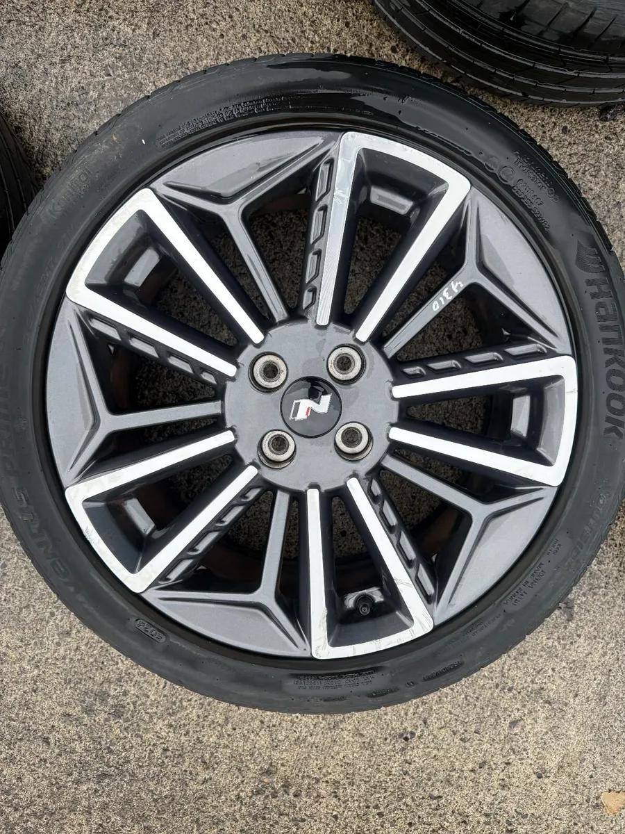 2024 HYUNDAI NERO 17" ALLOY WHEELS - Image 3