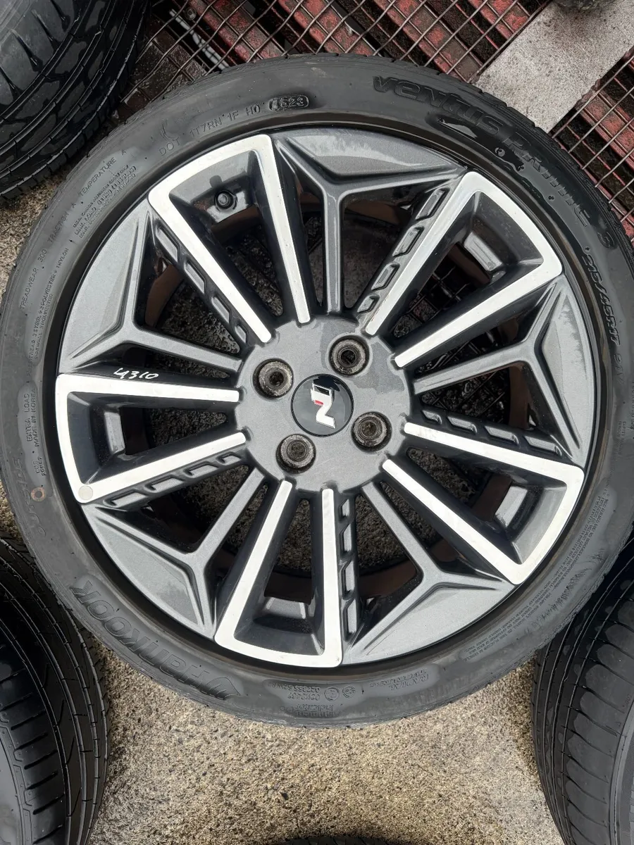 2024 HYUNDAI NERO 17" ALLOY WHEELS - Image 2