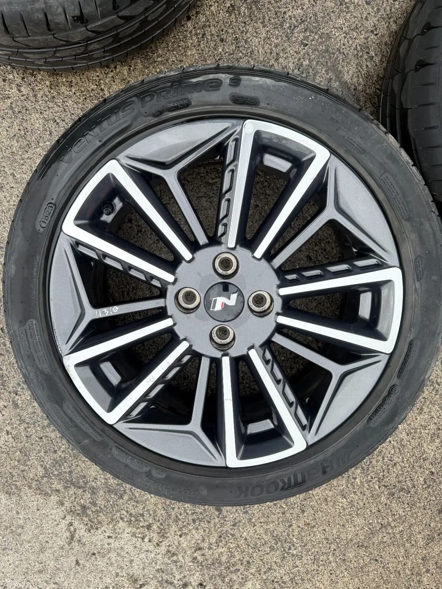 2024 HYUNDAI NERO 17" ALLOY WHEELS - Image 1