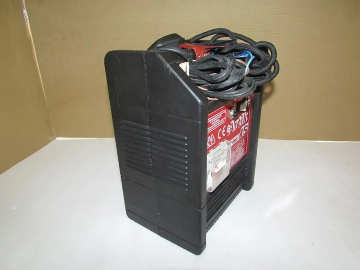 Artic Battery Charger - Image 4