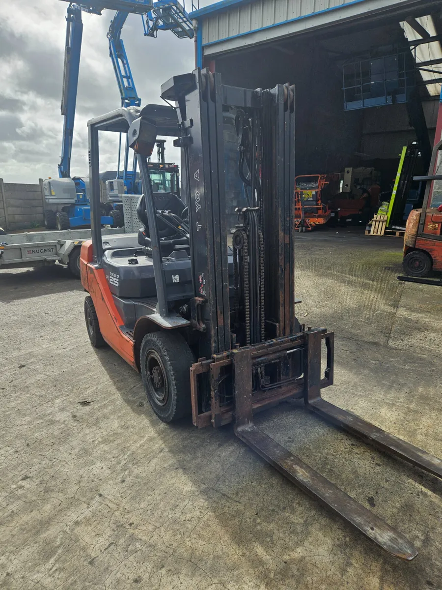 Forklift - Image 2
