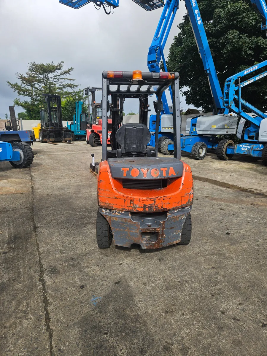 Forklift - Image 3