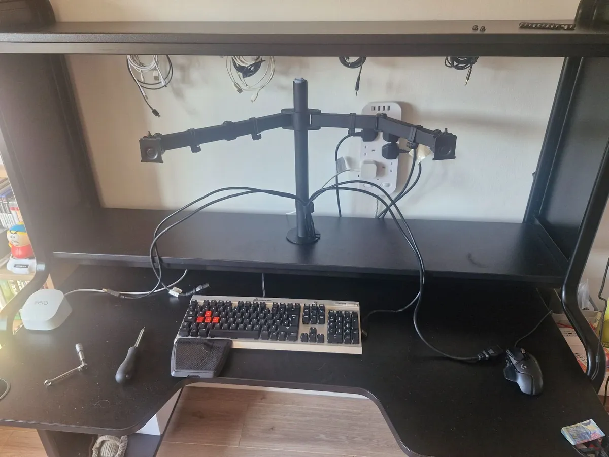 Desk - Image 2
