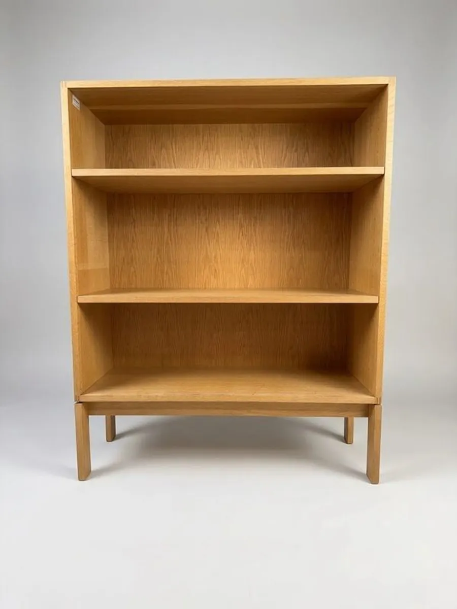 Vintage Mid-Century Modern Open Oak Bookcase with Adjustable Shelving by Henning Jenssen for Munch Mobler. - Image 2