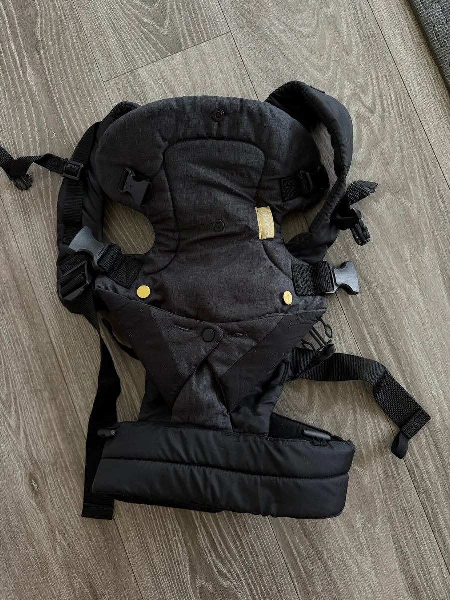 Infantino Baby Carrier - Image 3