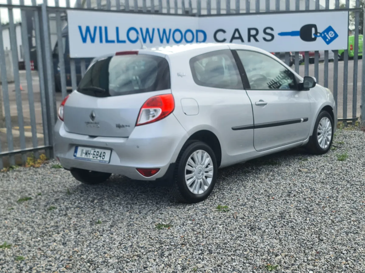 2011 Renault clio 1.1 3dr - Image 2