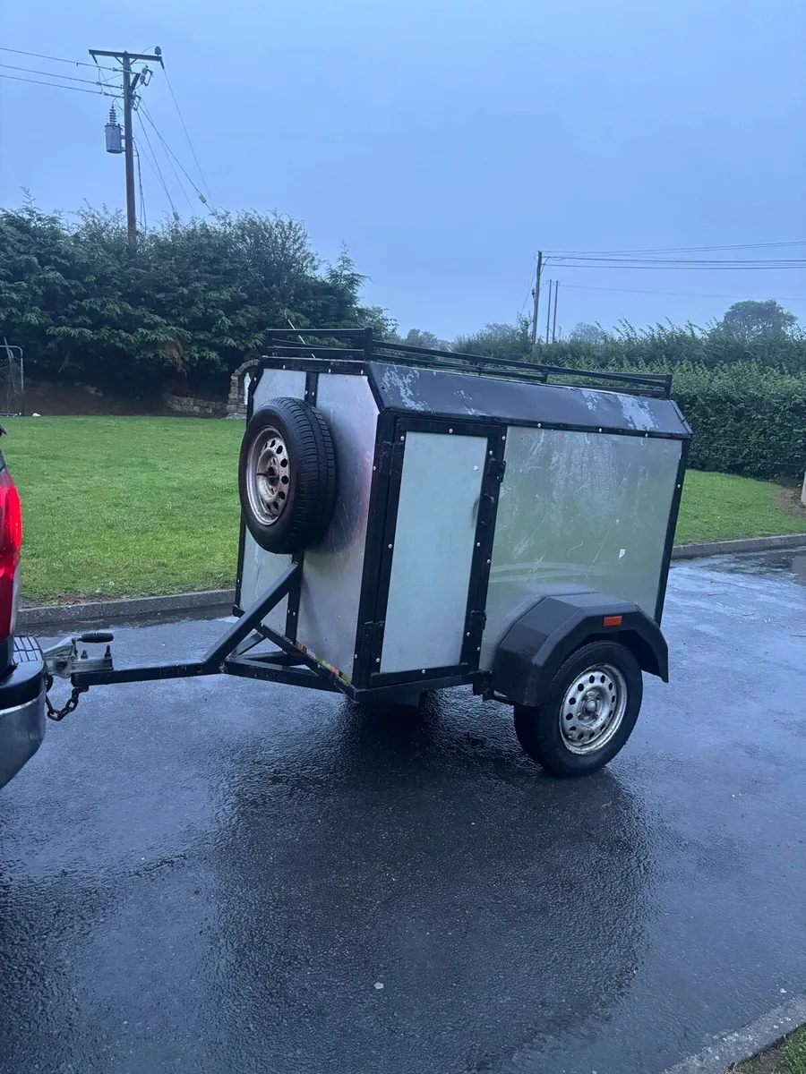 Trailer - Image 1