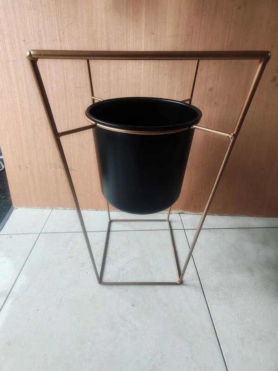 Plant Stand Solid Metal - Image 3