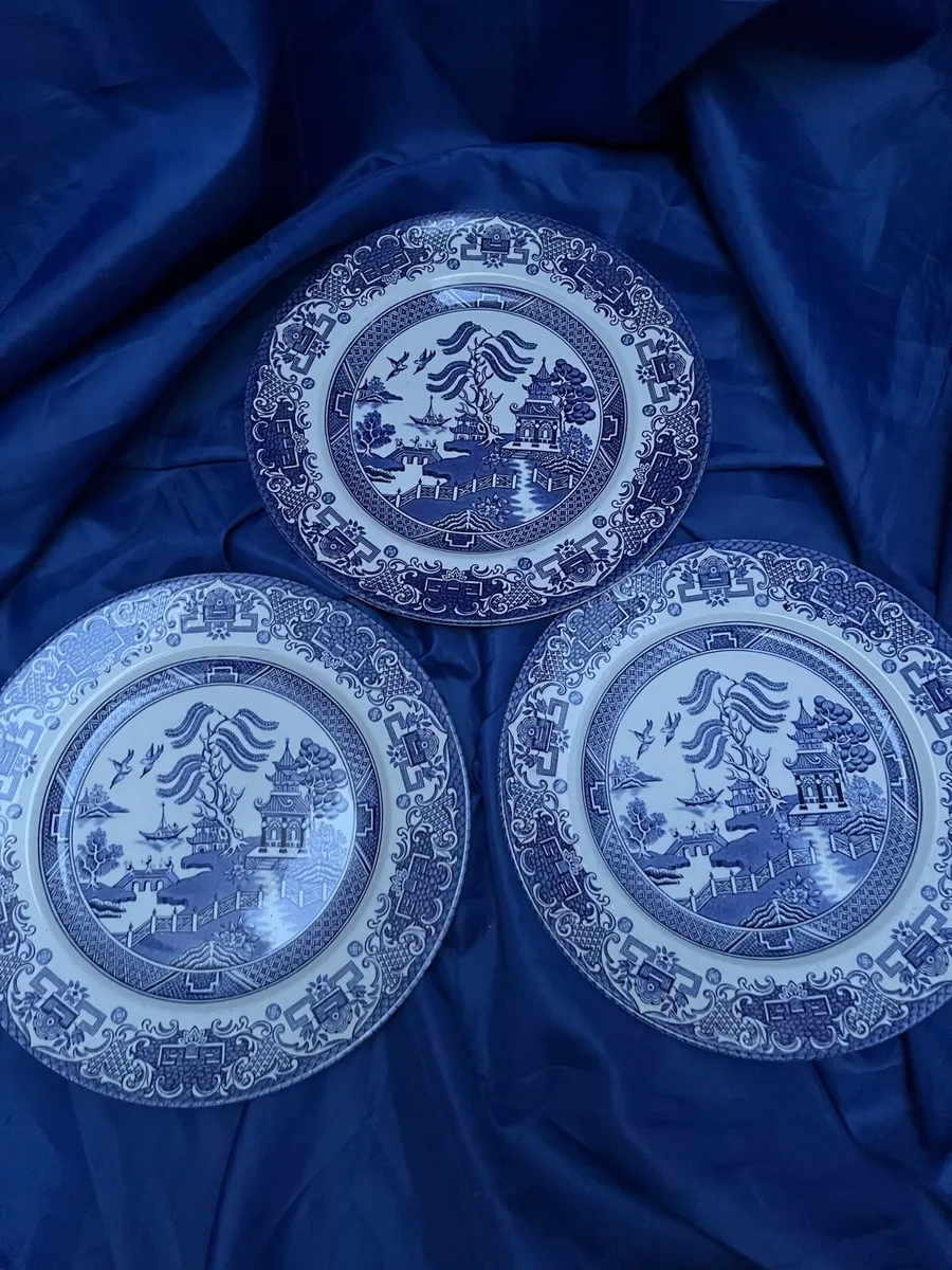 Old willow plates - Image 2