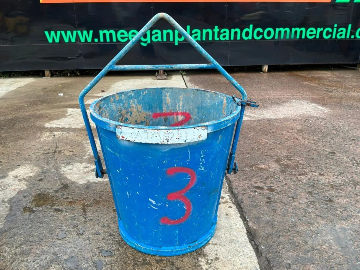 Conquip 250 litres self tipping muck bucket....... - Image 3