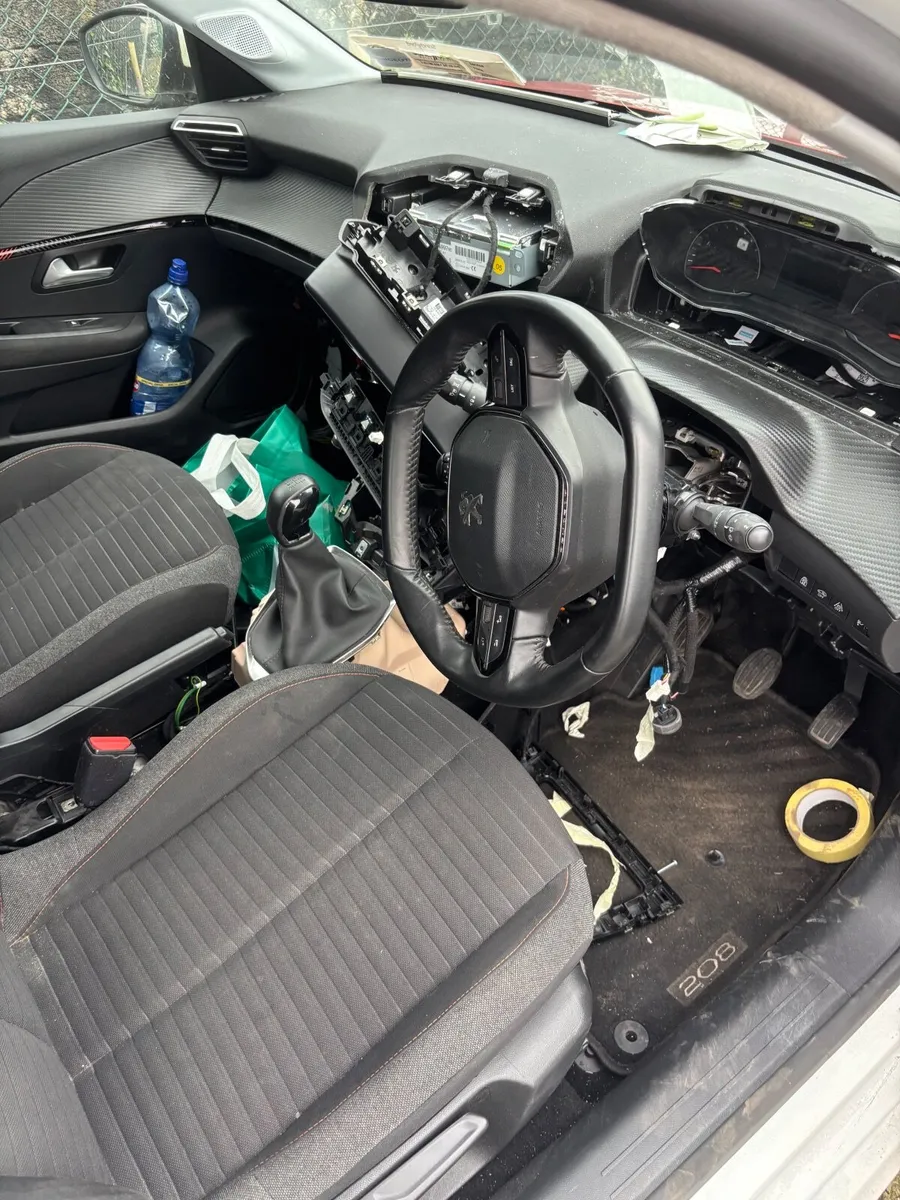 Peugeot 208 2020 petrol parts - Image 2