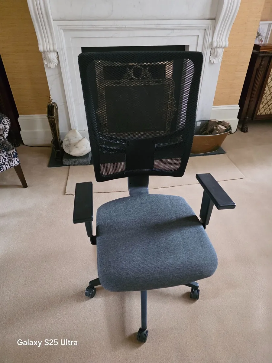 Office chair - Image 4